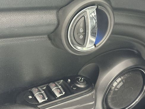 Used 2017 MINI Cooper 4-Door Hardtop FWD image 13
