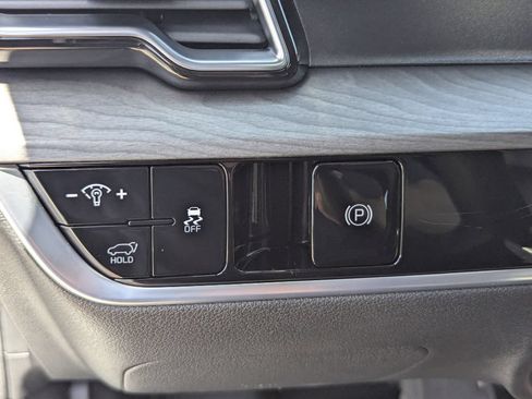 Used 2024 Kia Sportage X-Line w/ X-Line Premium Package AWD/4WD image 29