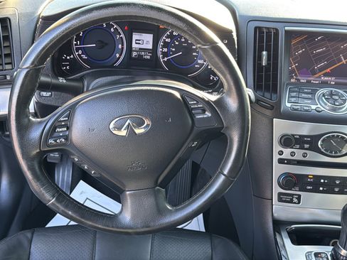 Used 2015 INFINITI Q60 Journey w/ Premium Package RWD image 17