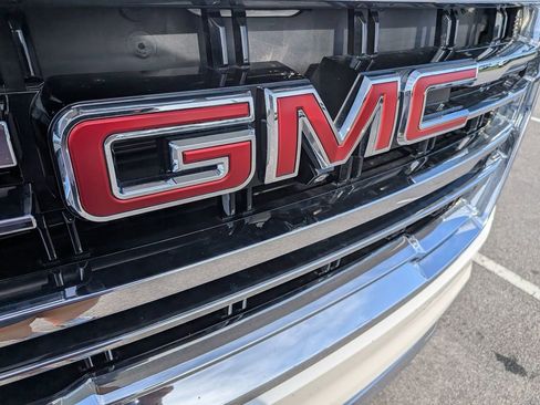 Certified 2023 GMC Yukon XL SLT w/ SLT Luxury Package RWD image 15