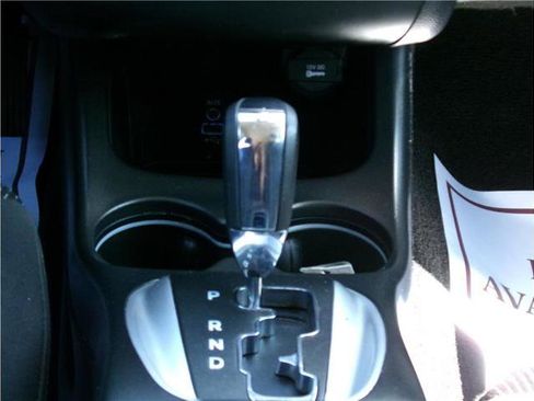 Used 2018 Dodge Journey SE w/ Blacktop Package image 7