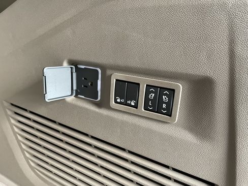 New 2026 GMC Yukon XL Denali image 11