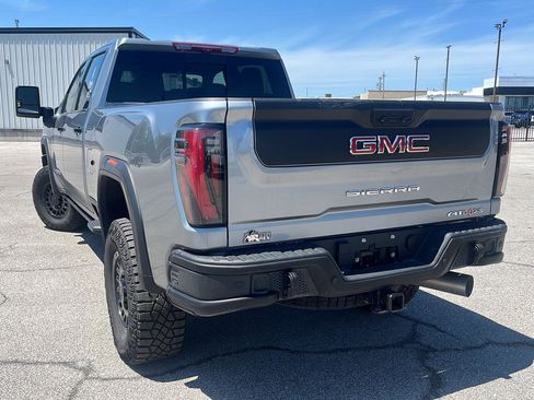Used 2025 GMC Sierra 2500 AT4X w/ AT4X AEV Edition AWD/4WD image 3