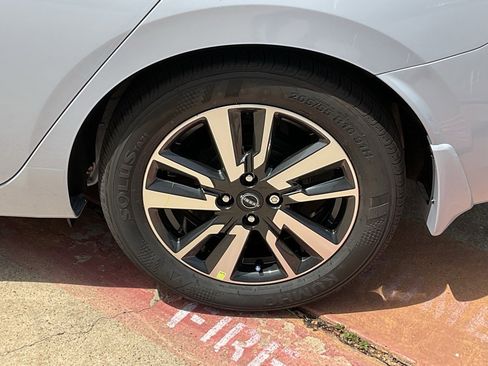 New 2025 Nissan Versa SV w/ Trunk Package image 8