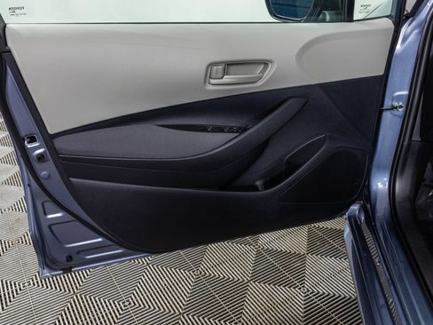 Used 2025 Toyota Corolla LE FWD image 33