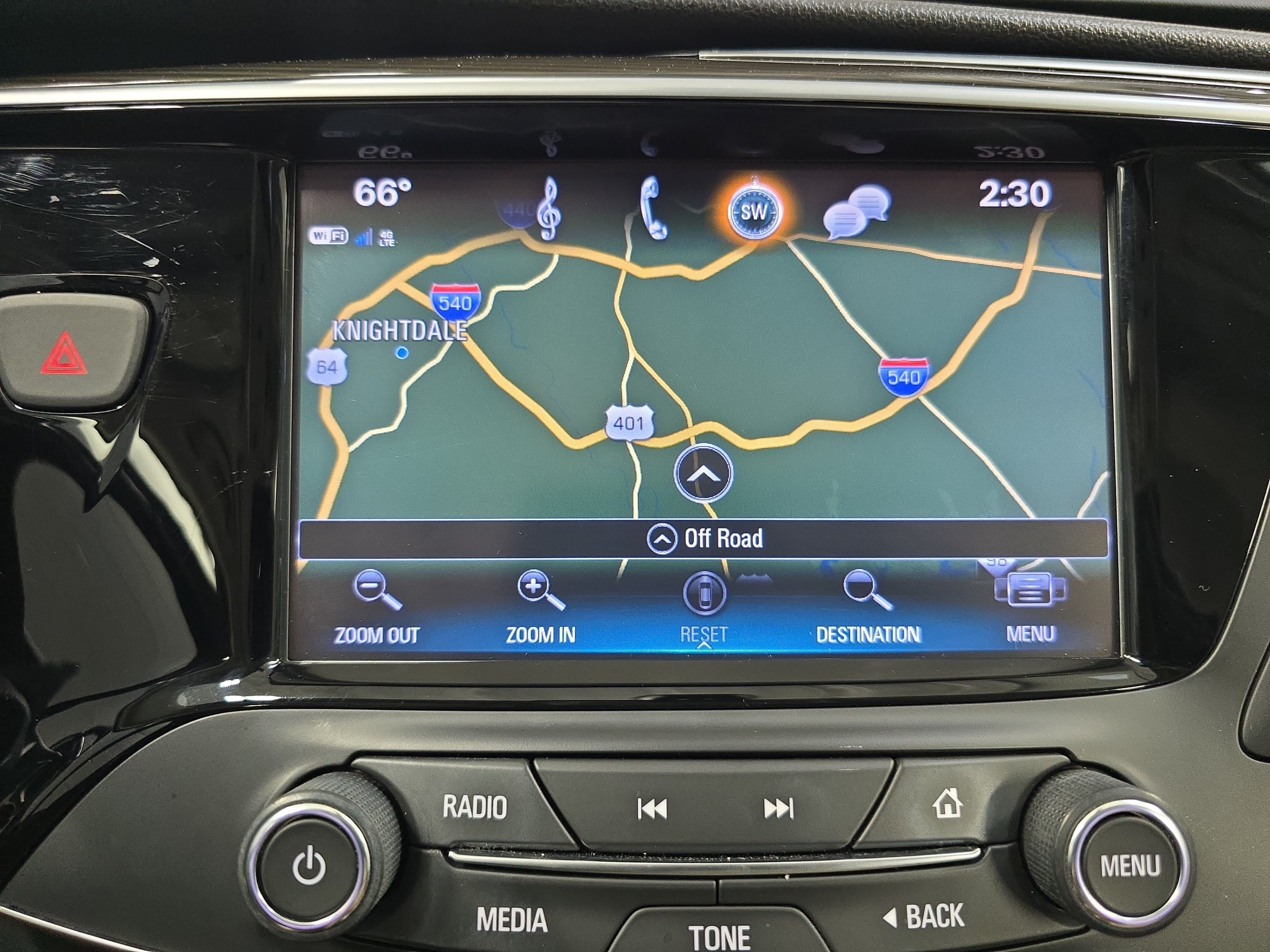 Used 2020 Buick Envision Essence w/ Experience Buick Package FWD image 21