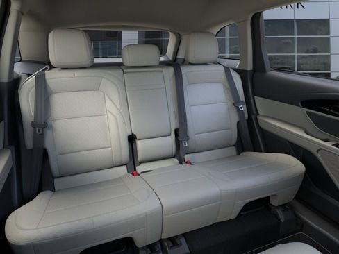 New 2026 Lincoln Nautilus Premier AWD/4WD image 11