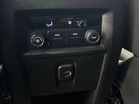 Used 2020 Chevrolet Traverse LT image 26