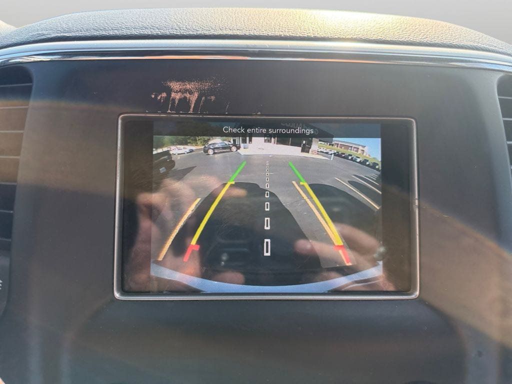 Used 2018 Jeep Grand Cherokee Laredo AWD/4WD image 26