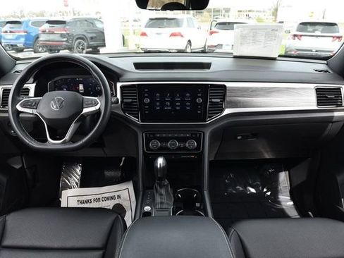 Certified 2023 Volkswagen Atlas Cross Sport SE w/ Black Wheel Package image 7