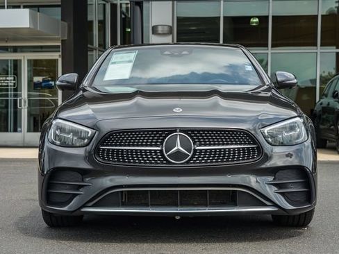 Used 2022 Mercedes-Benz E 350 4MATIC Sedan image 2