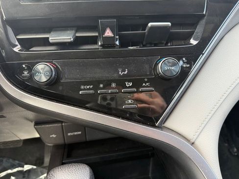 Used 2023 Toyota Camry LE image 10