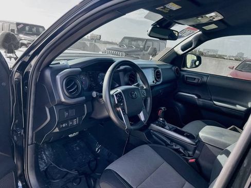 Used 2021 Toyota Tacoma TRD Sport RWD image 11