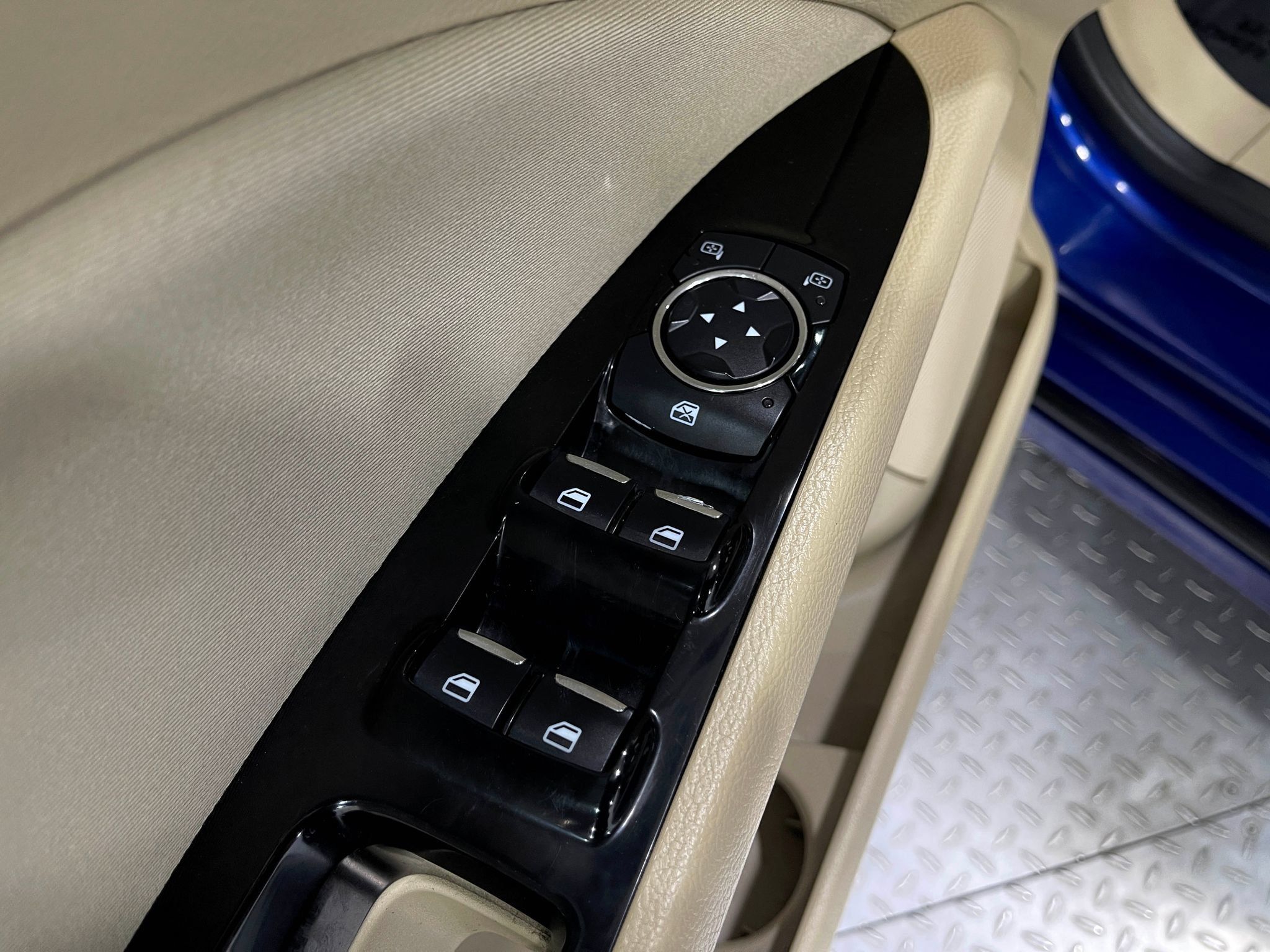 Used 2013 Ford Fusion SE FWD image 14