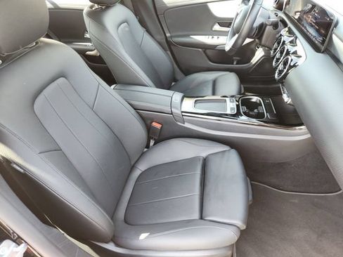 Used 2025 Mercedes-Benz CLA 250 4MATIC image 11