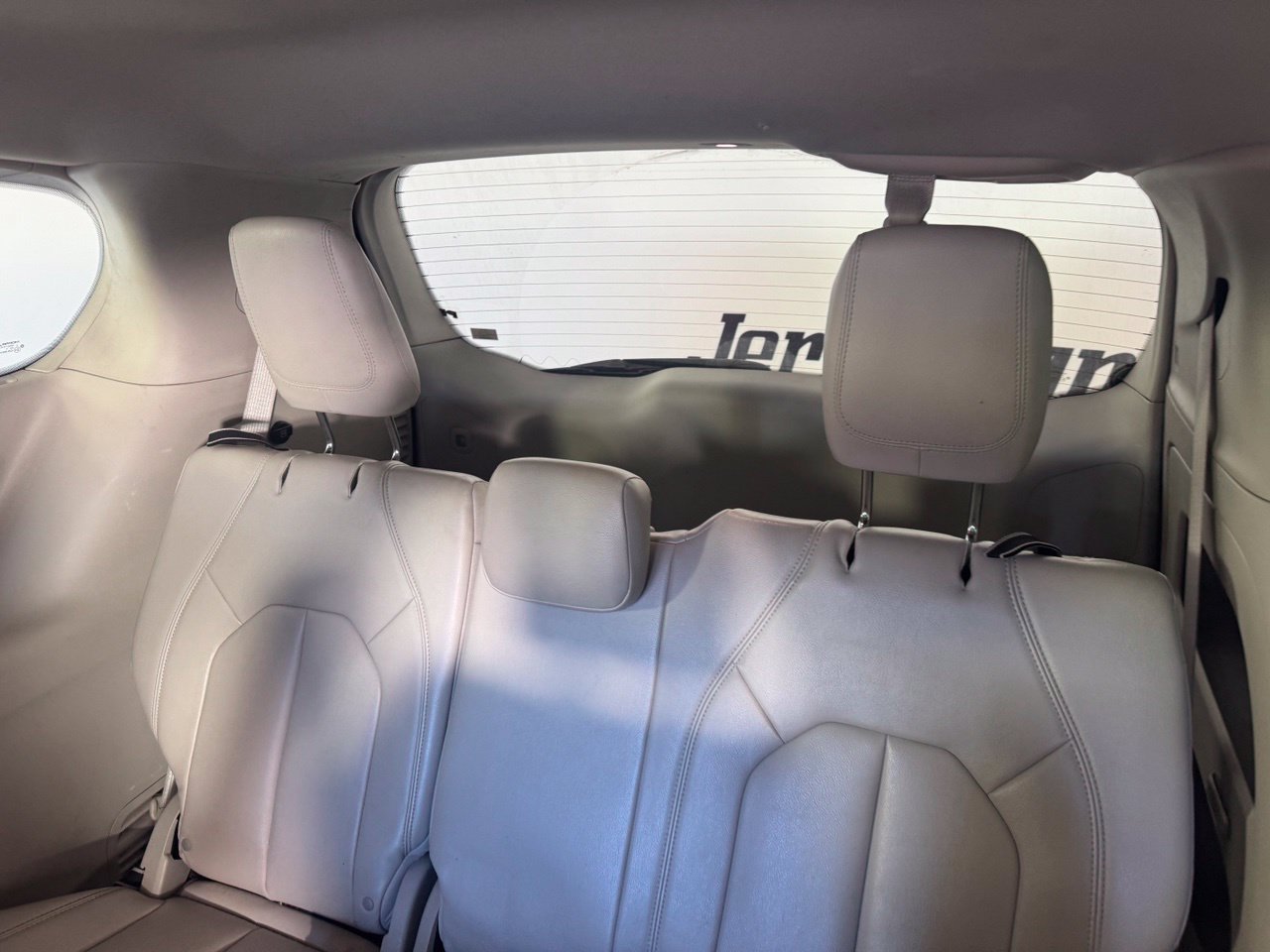 Used 2017 Chrysler Pacifica Touring-L FWD image 12