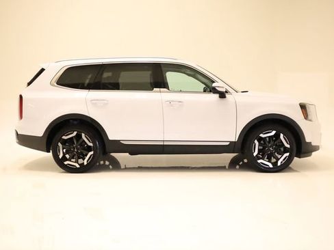 Used 2025 Kia Telluride S AWD/4WD image 4