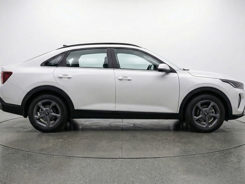 Used 2025 Kia K4 LXS image 11