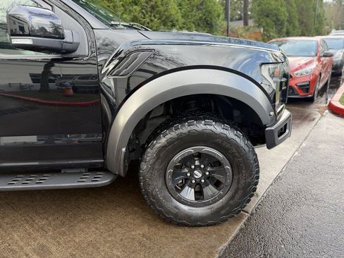 Used 2018 Ford F150 Raptor w/ Equipment Group 802A Luxury image 17