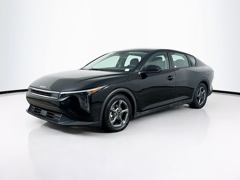 Used 2025 Kia K4 FWD image 3