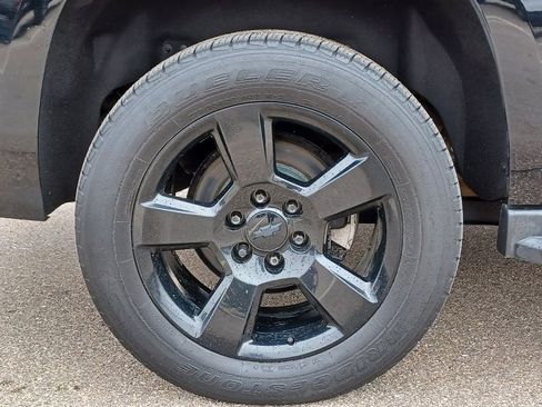 Used 2019 Chevrolet Tahoe LT w/ Luxury Package image 5