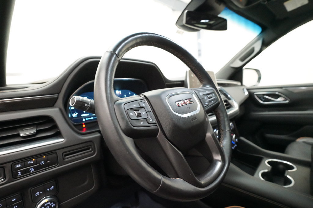 Used 2023 GMC Yukon XL AT4 AWD/4WD image 8
