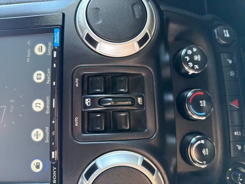 Used 2016 Jeep Wrangler Unlimited Rubicon w/ Connectivity Group AWD/4WD image 13
