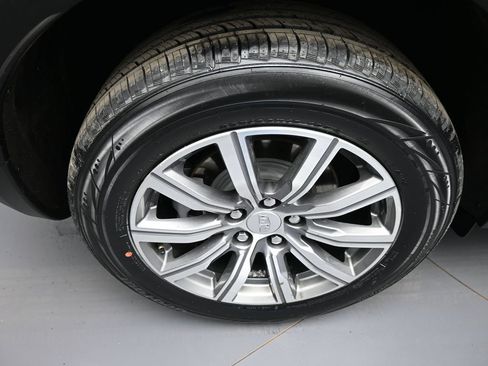 Used 2023 Cadillac XT4 Sport w/ Technology Package AWD/4WD image 12