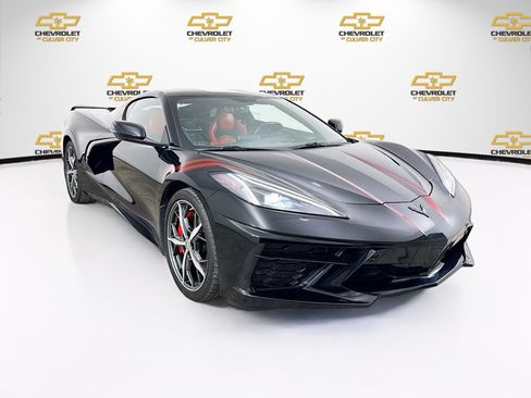 Used 2022 Chevrolet Corvette Stingray Preferred Cpe w/ Z51 Performance Package RWD image 1
