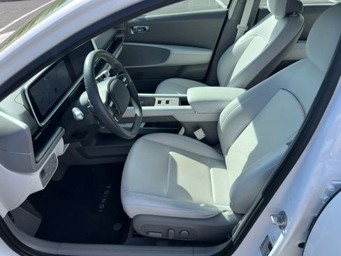 Used 2023 Hyundai Ioniq 6 SEL image 12