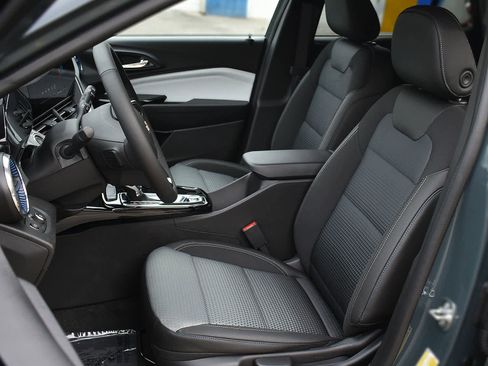 New 2026 Chevrolet Trax LT w/ LT Convenience Package image 9