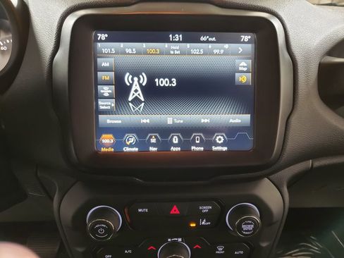 Used 2022 Jeep Renegade Altitude image 19