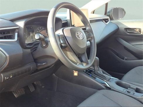 Used 2023 Toyota Corolla LE image 8