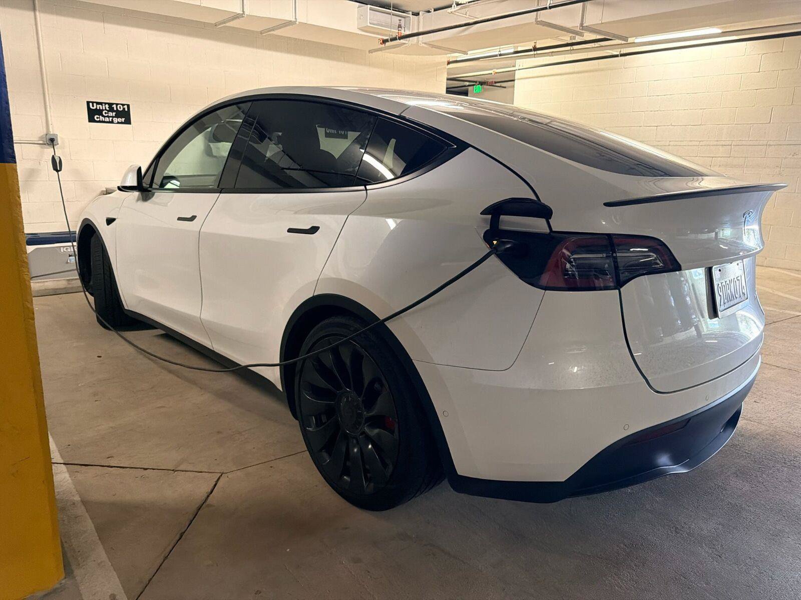 Used 2022 Tesla Model Y Performance AWD/4WD image 2