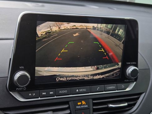 Used 2022 Nissan Altima 2.5 SV image 14