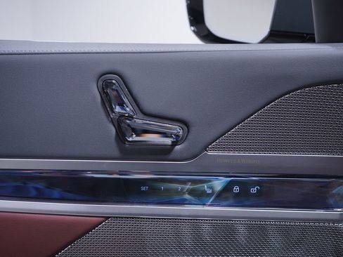 New 2026 BMW 760i xDrive w/ Executive Package image 17