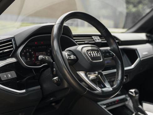 Used 2023 Audi Q3 2.0T Premium w/ Convenience Package AWD/4WD image 9
