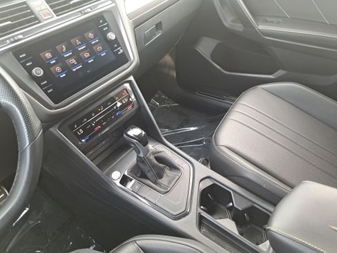 Used 2023 Volkswagen Tiguan SE R-Line FWD image 25