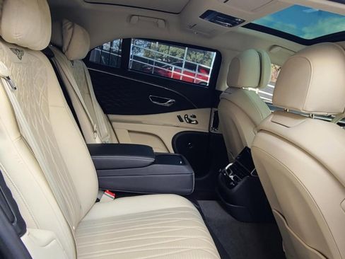 Used 2020 Bentley Flying Spur W12 image 7