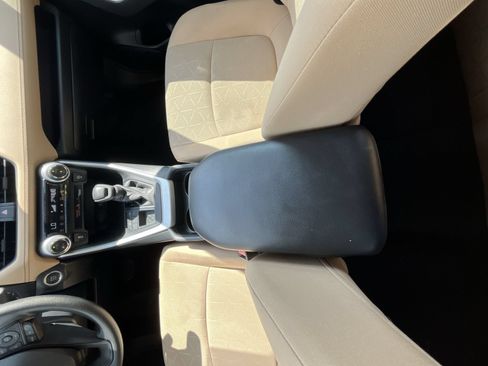 Used 2021 Toyota RAV4 XLE FWD image 24