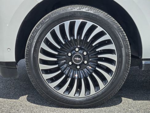 Used 2020 Lincoln Navigator Black Label image 10