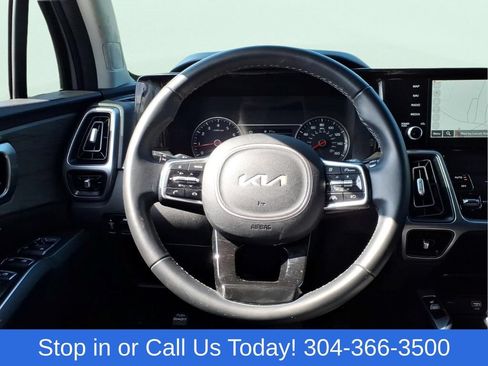 Used 2023 Kia Sorento S w/ Panoramic Sunroof Package AWD/4WD image 15