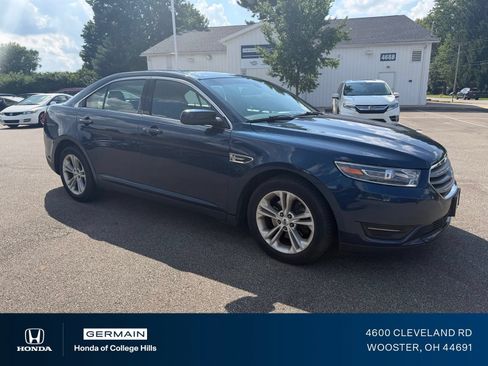 Used 2017 Ford Taurus SEL FWD image 3