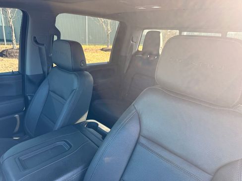 Used 2020 GMC Sierra 2500 Denali w/ Denali Ultimate Package image 12