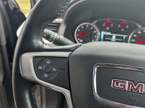 Used 2019 GMC Acadia SLT w/ Black Edition image 17