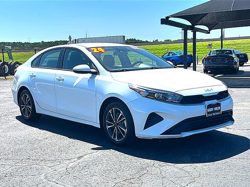 Used 2024 Kia Forte LXS FWD image 10