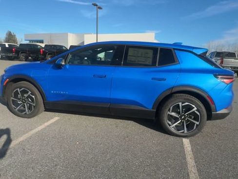 New 2026 Chevrolet Equinox EV LT image 2