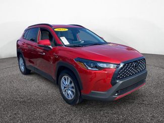 Used 2022 Toyota Corolla Cross LE video 1