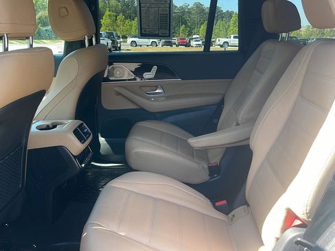 Used 2025 Mercedes-Benz GLS 450 4MATIC image 24