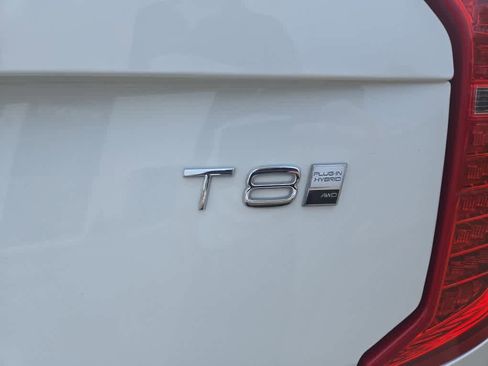 Used 2025 Volvo XC90 T8 Ultra w/ Protection Package Premier image 11